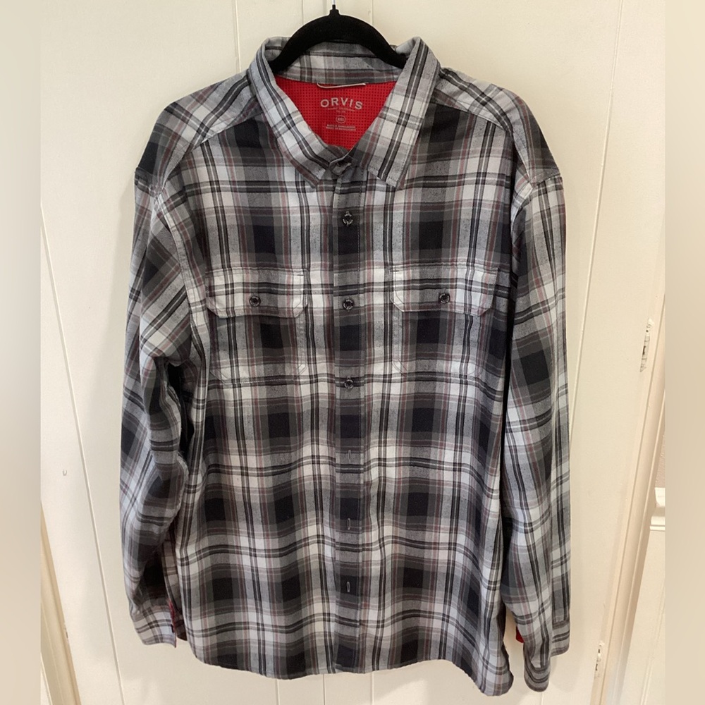 Orvis Men's Black and Gray Plaid Button-Down Shirt